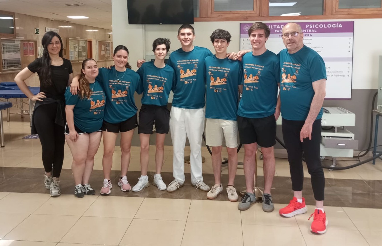 Apoyo sanitario a los participantes en la carrera popular organizada por la Facultad de Psicología